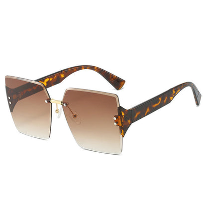 🕶️Women's Fashion Frameless Square Sunglasses